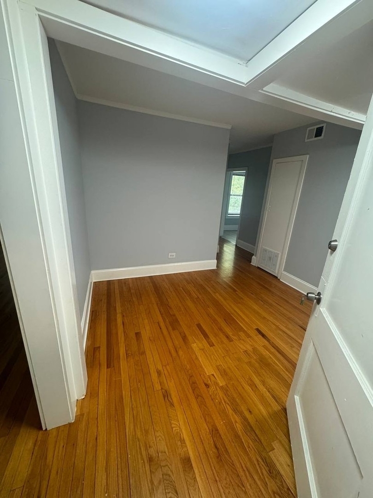 7331 N Honore Street - Photo 9