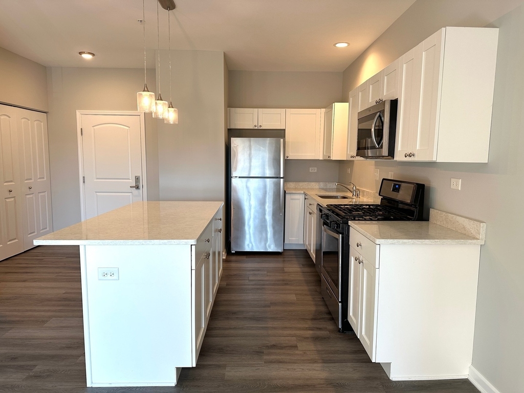 301 N Madison Street - Photo 4