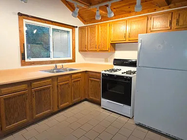 1770 Lake Shore Drive - Photo 4