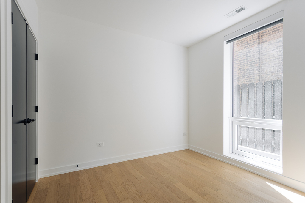 2724 N Lehmann Court - Photo 6