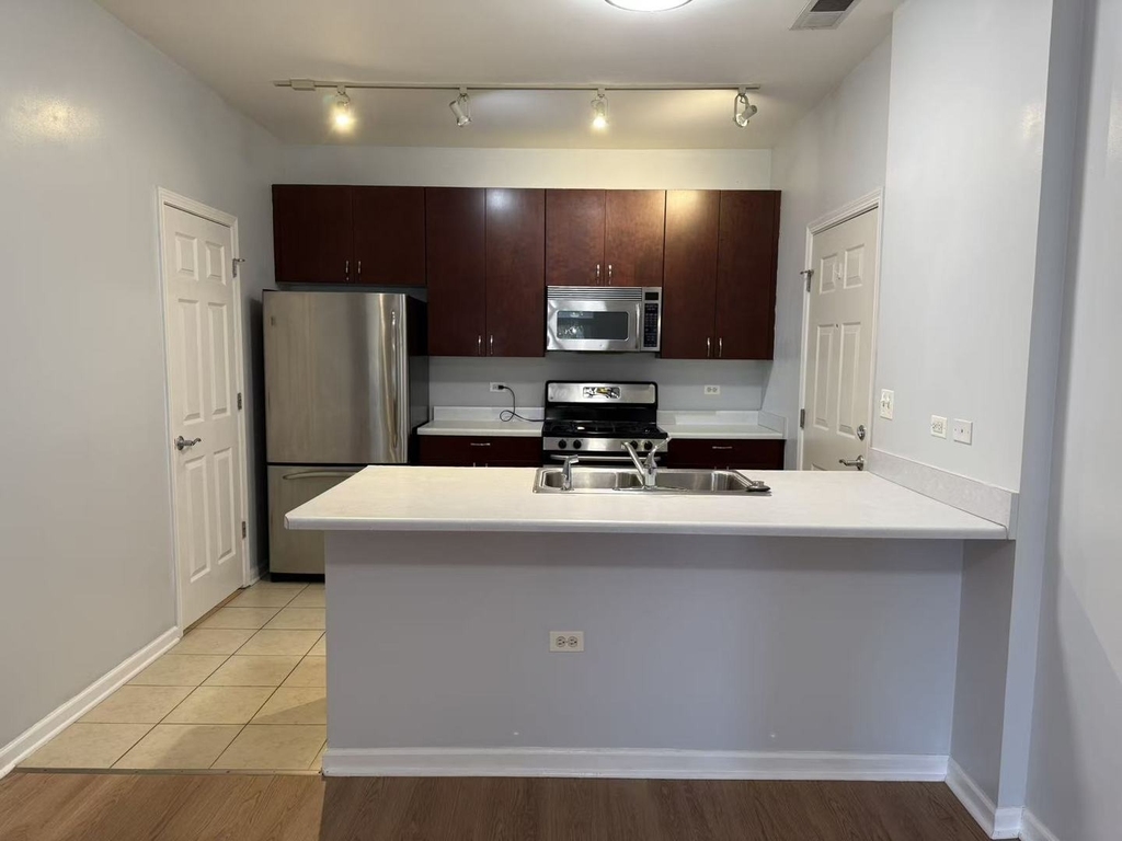 757 W 14th Place - Photo 2