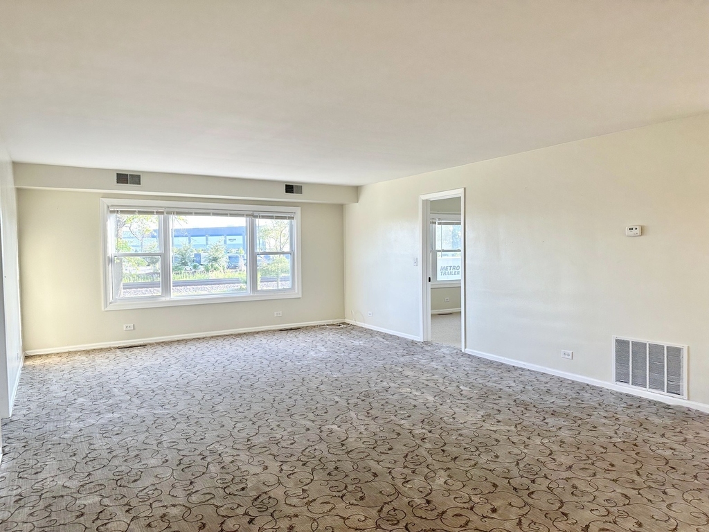 552 E Northwest Highway - Photo 4