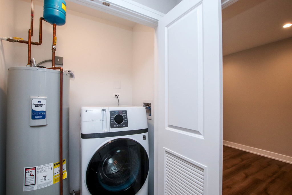 1710 W Lunt Avenue - Photo 5