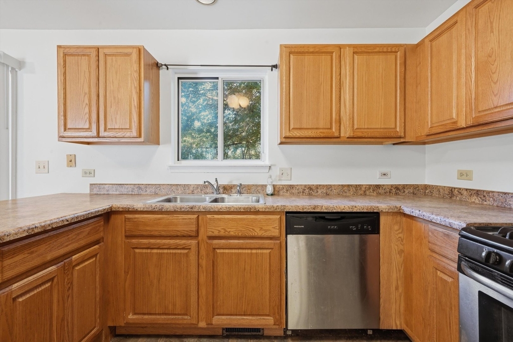 182 Wellington Circle - Photo 10