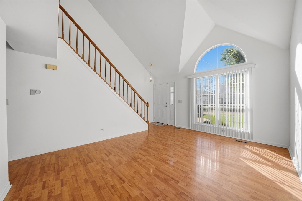 182 Wellington Circle - Photo 4