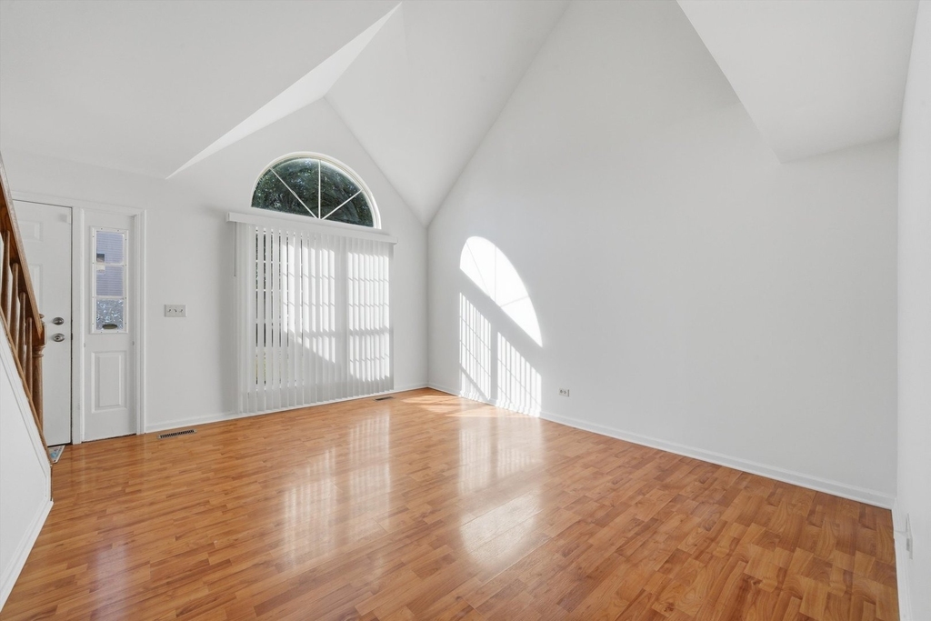 182 Wellington Circle - Photo 1