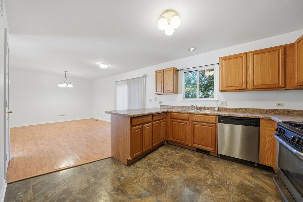 182 Wellington Circle - Photo 8