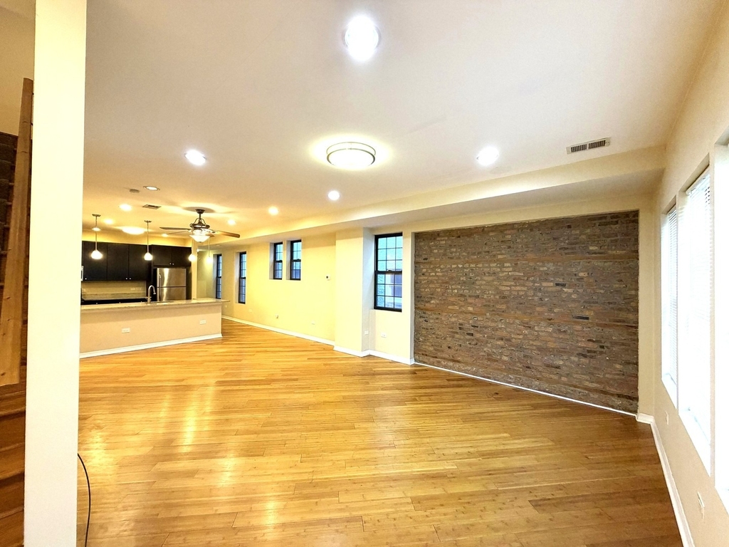 1522 W Superior Street - Photo 4