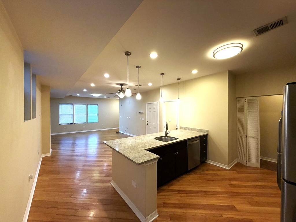 1522 W Superior Street - Photo 7