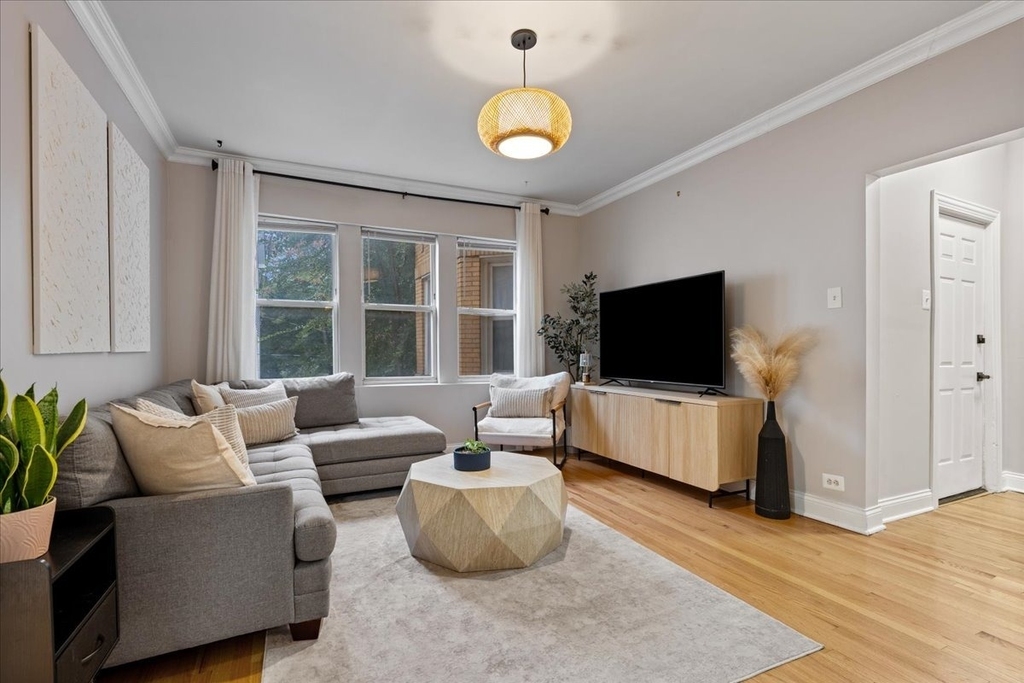 3555 W Lyndale Avenue - Photo 3