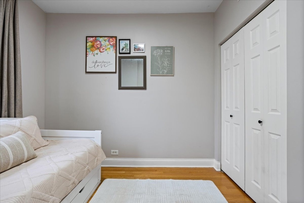3555 W Lyndale Avenue - Photo 10
