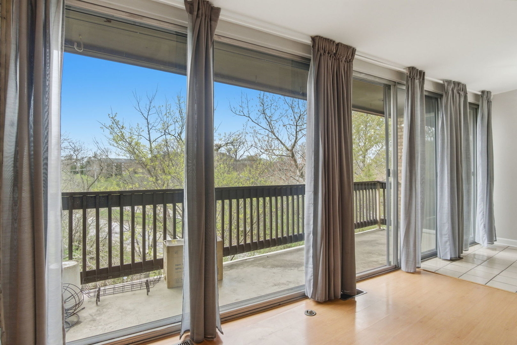 5500 Hillcrest Lane - Photo 2