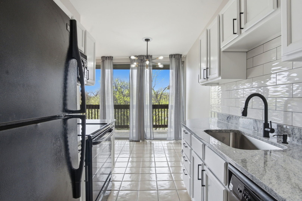 5500 Hillcrest Lane - Photo 4