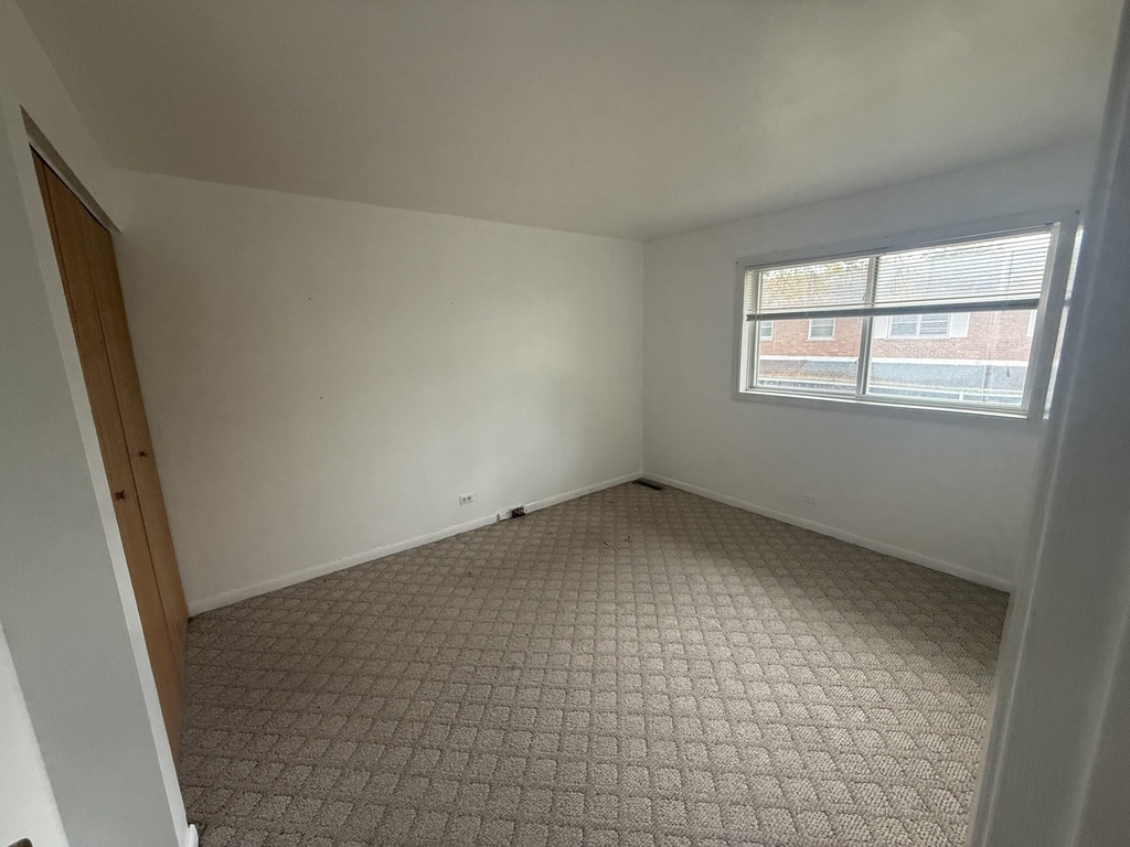7979 N Nordica Avenue - Photo 3