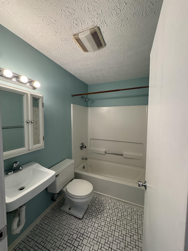 39 Old Hackett Hill - Photo 4