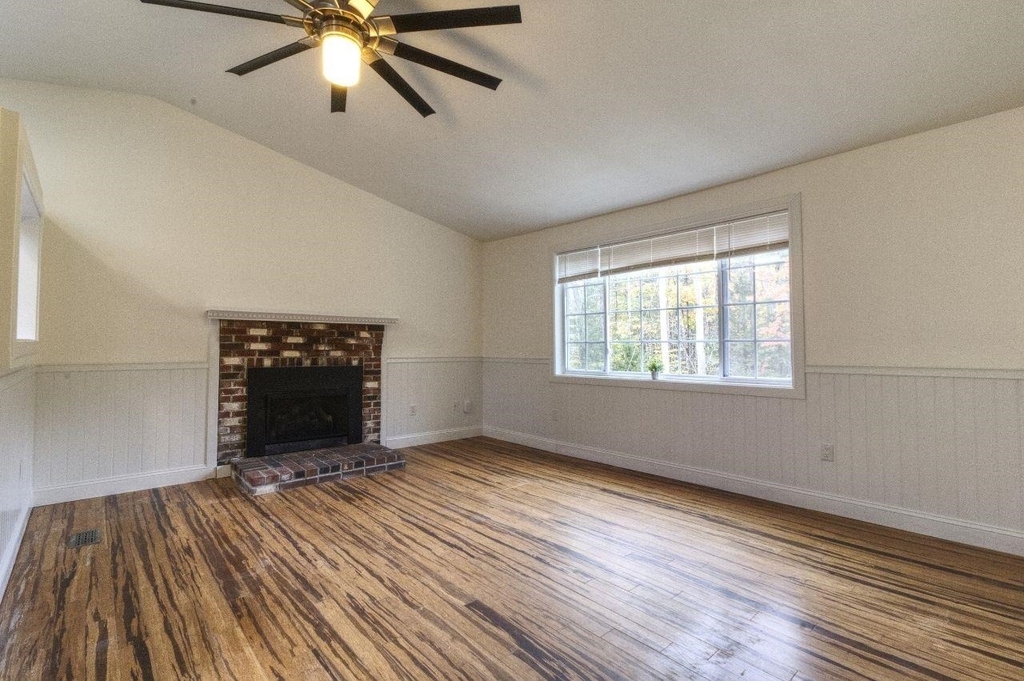 15 Oakwood - Photo 3