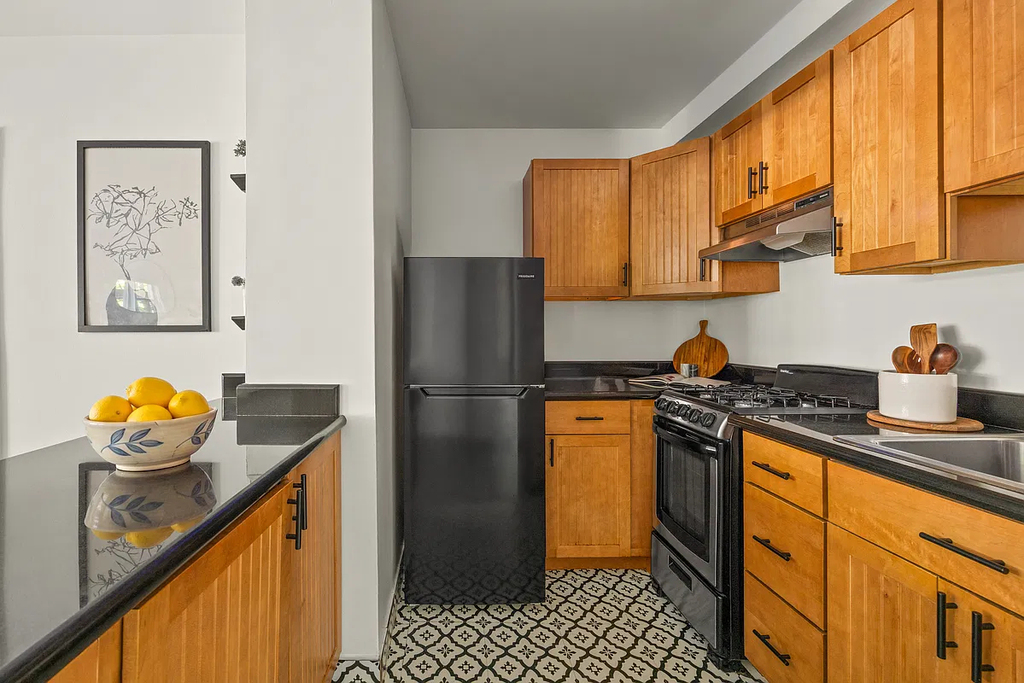 East 35th Street - Photo 2