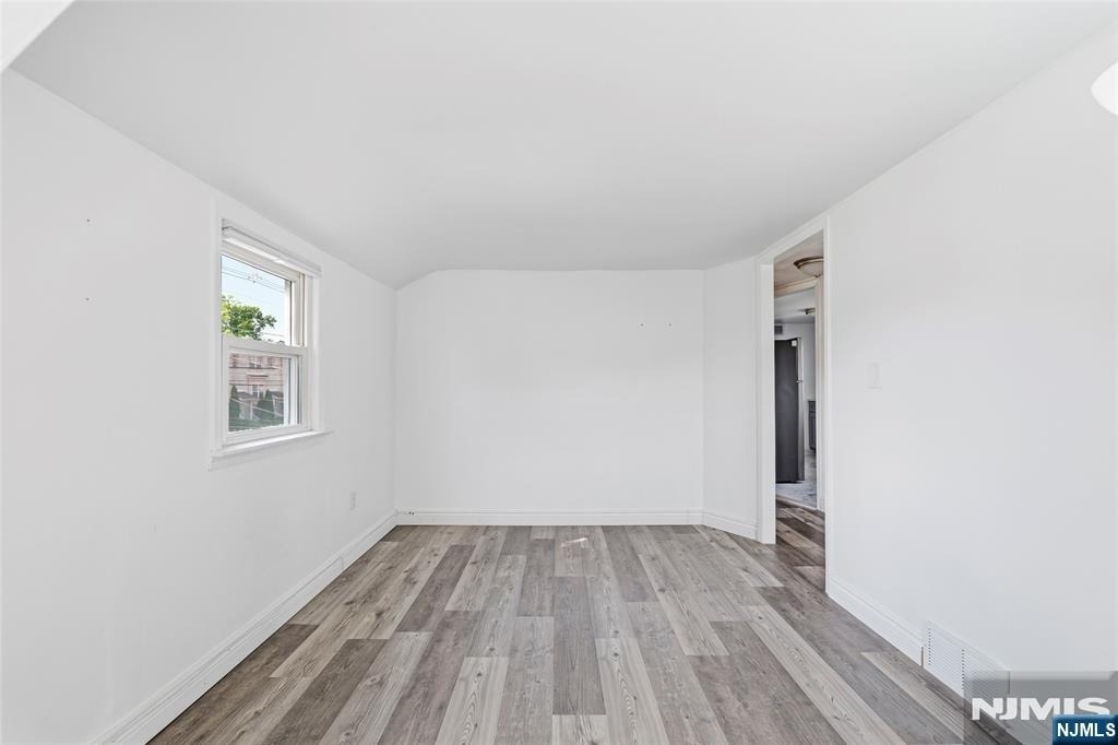 76 Schuyler - Photo 12