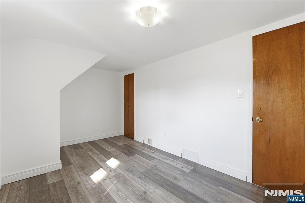 76 Schuyler - Photo 5
