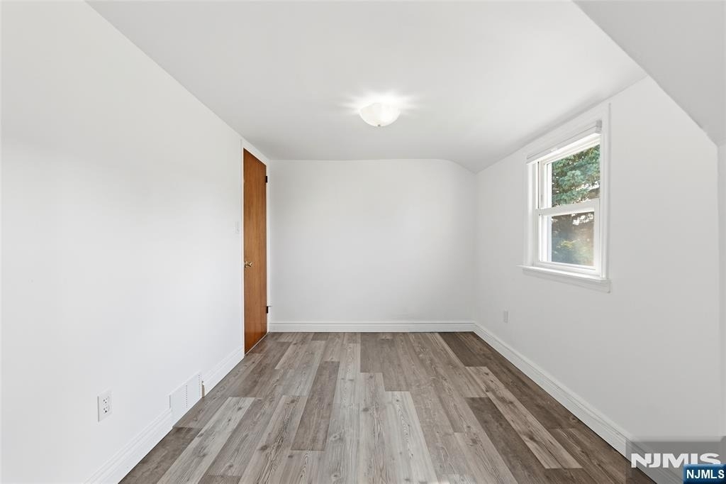 76 Schuyler - Photo 6