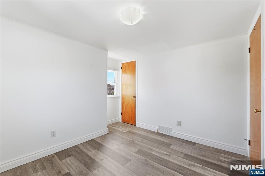 76 Schuyler - Photo 9