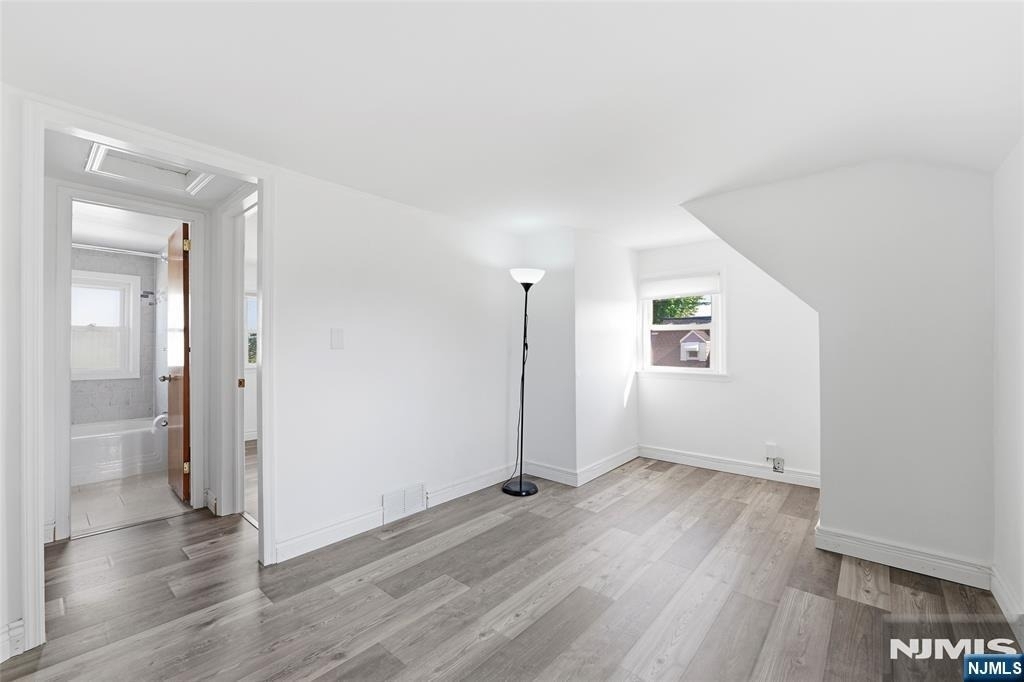 76 Schuyler - Photo 11