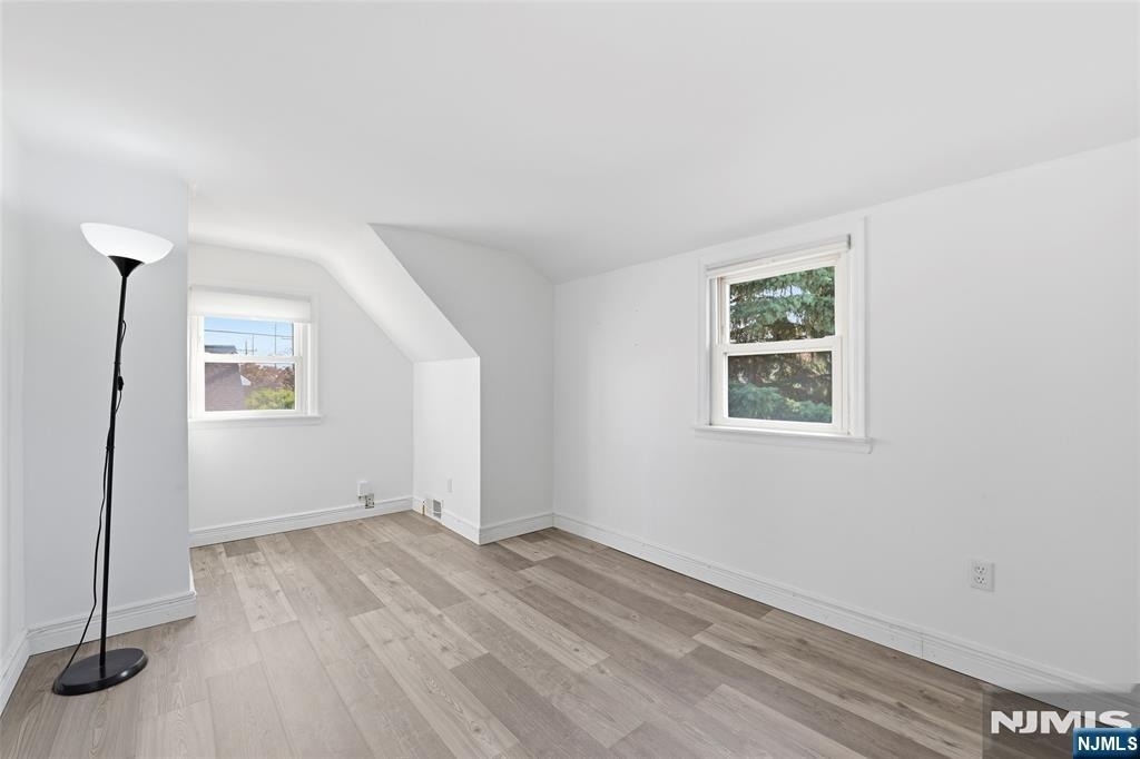 76 Schuyler - Photo 10