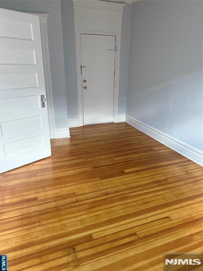 381 Centre - Photo 10