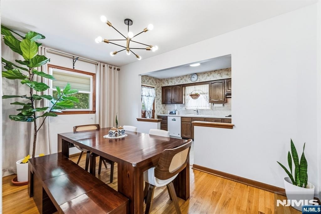 454 Lasalle - Photo 3