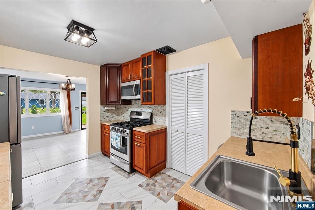 535 Holly Village - Photo 14