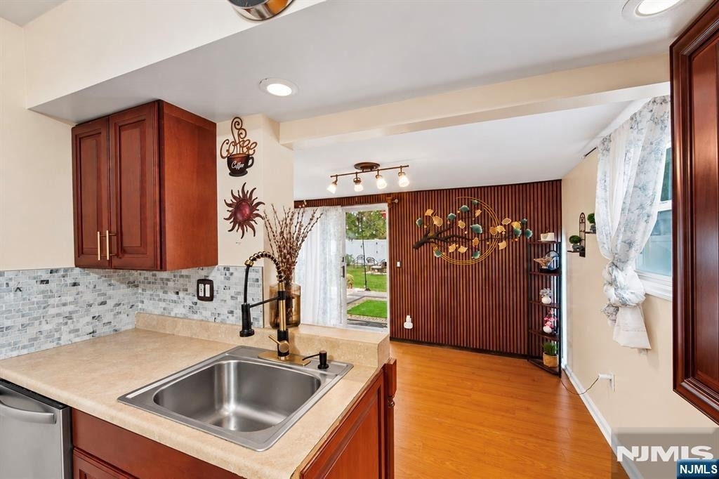 535 Holly Village - Photo 34