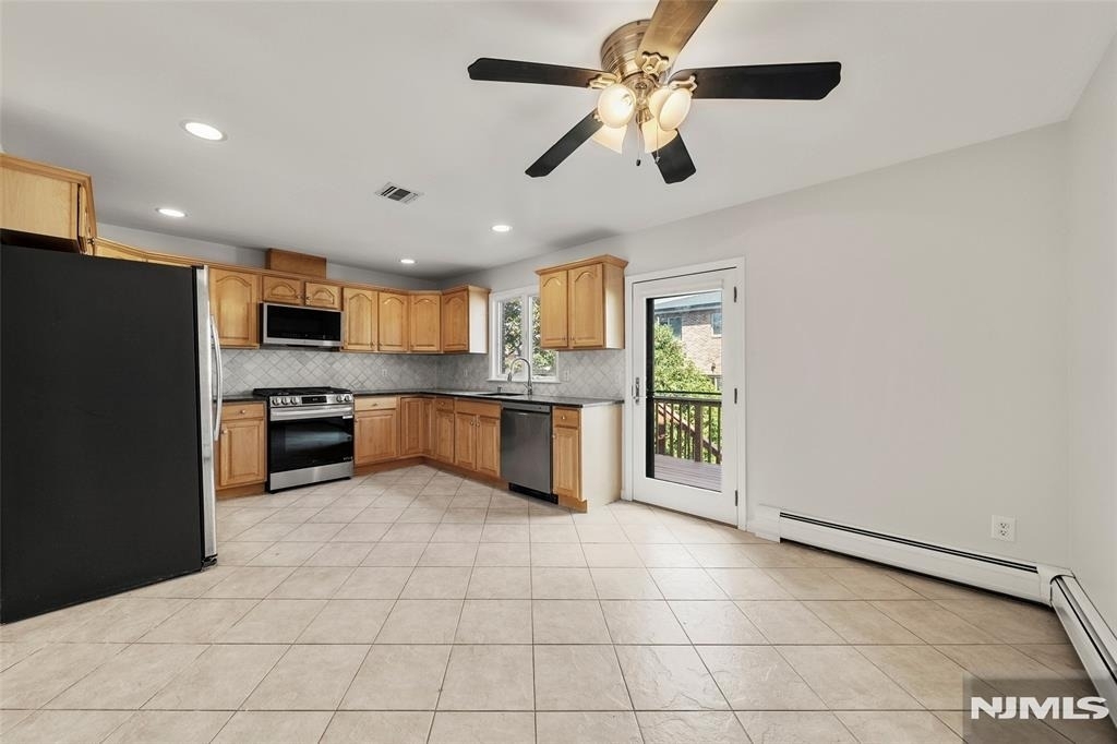 229 Franklin - Photo 8