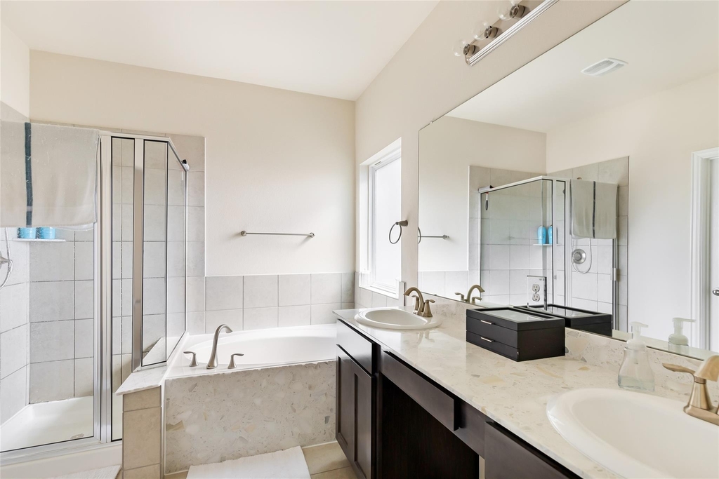 8026 Brooks Crossing Drive - Photo 20