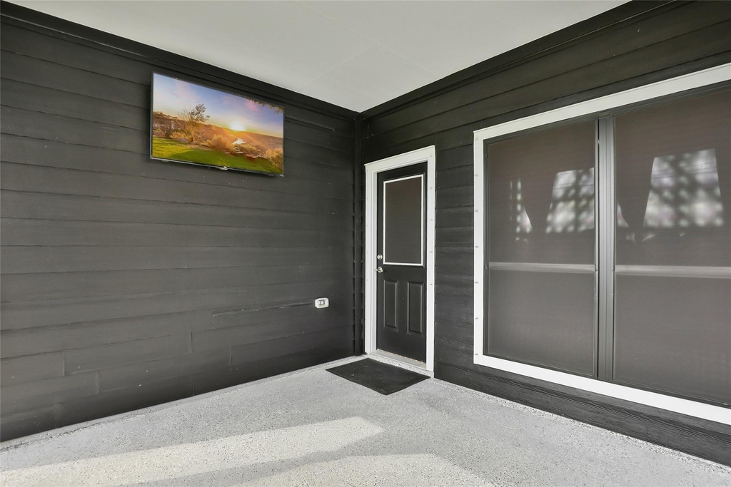 8026 Brooks Crossing Drive - Photo 32
