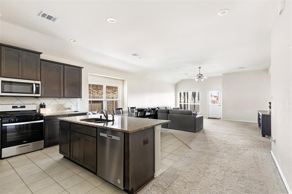 8026 Brooks Crossing Drive - Photo 15