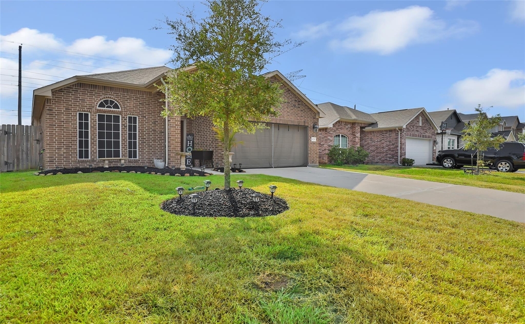 8026 Brooks Crossing Drive - Photo 3