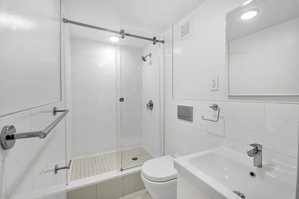 East 22nd Street - Photo 3