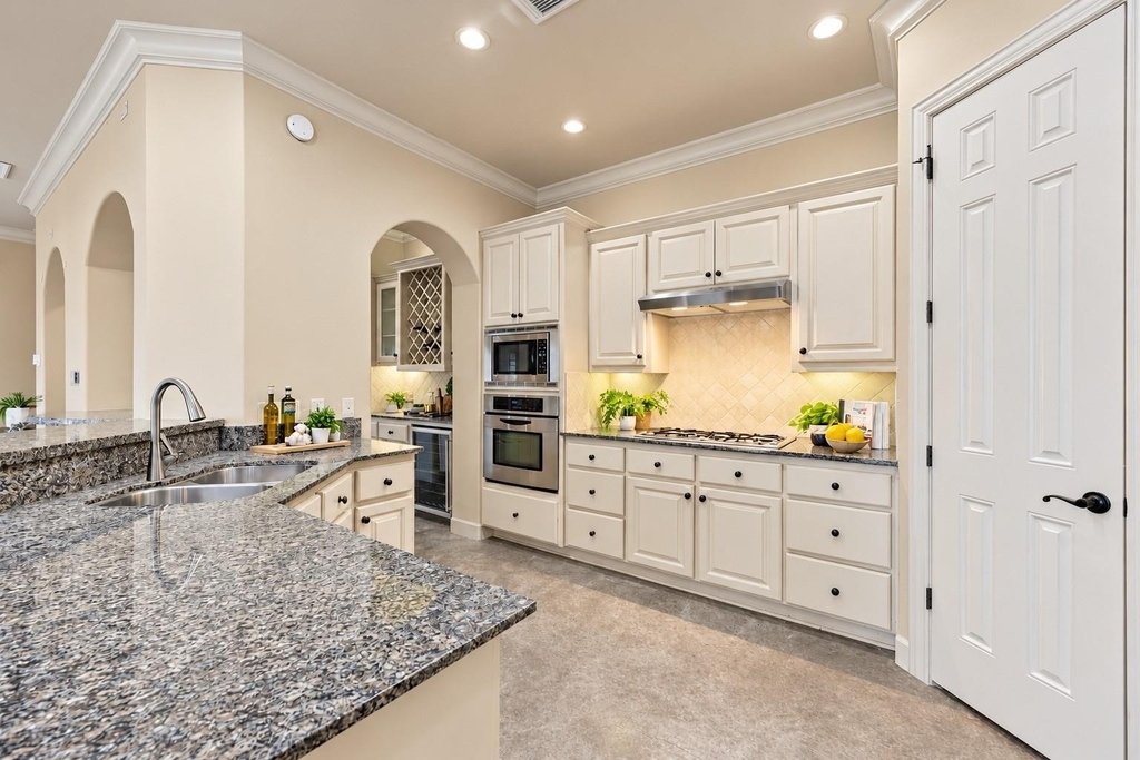 5430 Fairdale - Photo 2
