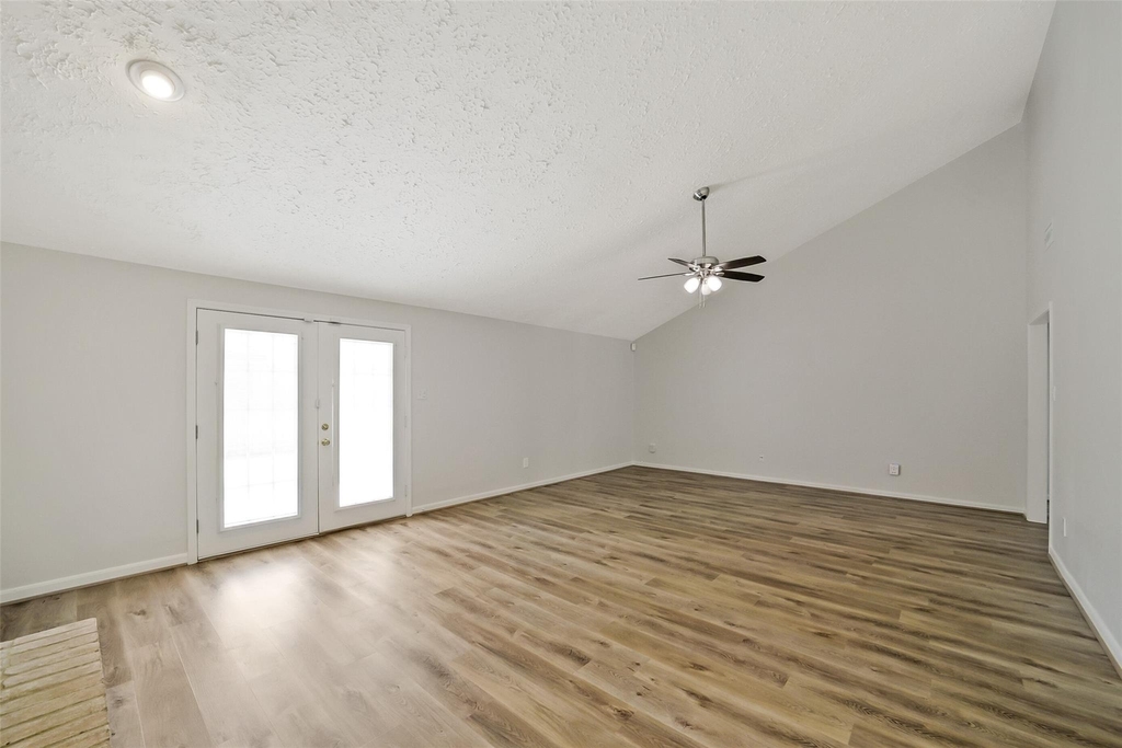 12423 Olympia Drive - Photo 5