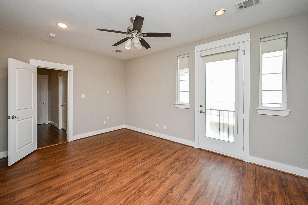 955 W 24th Street - Photo 17