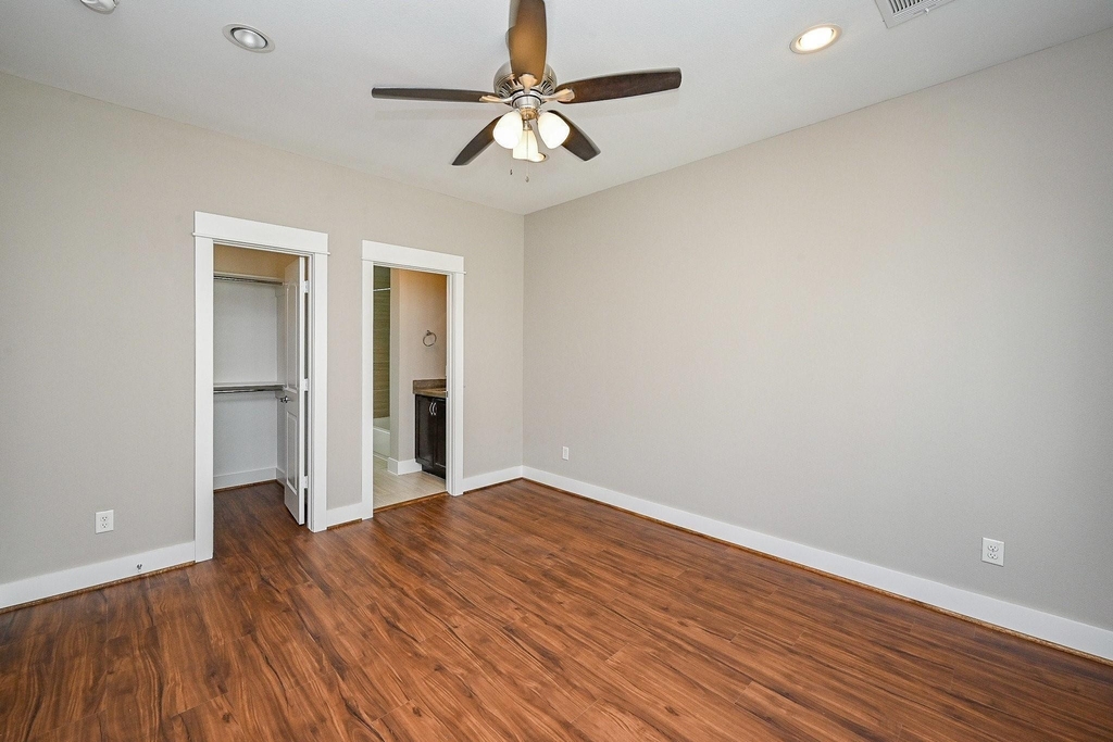955 W 24th Street - Photo 28