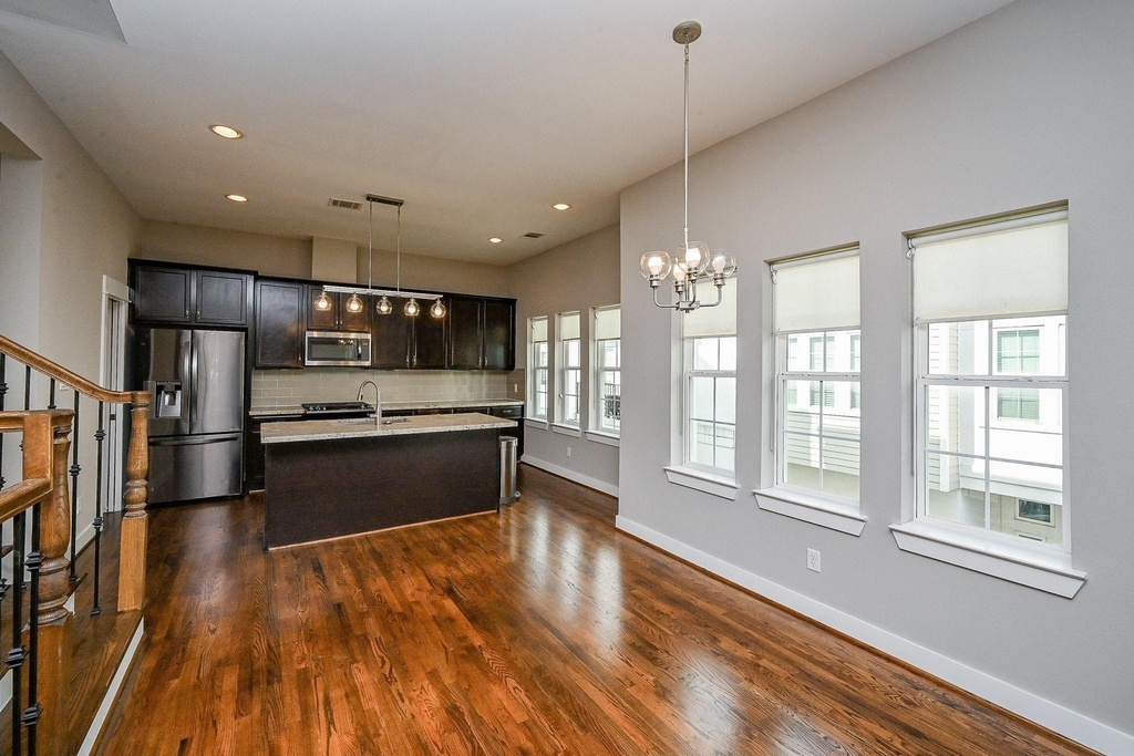 955 W 24th Street - Photo 16