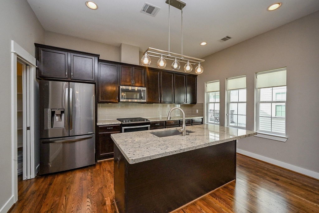 955 W 24th Street - Photo 8