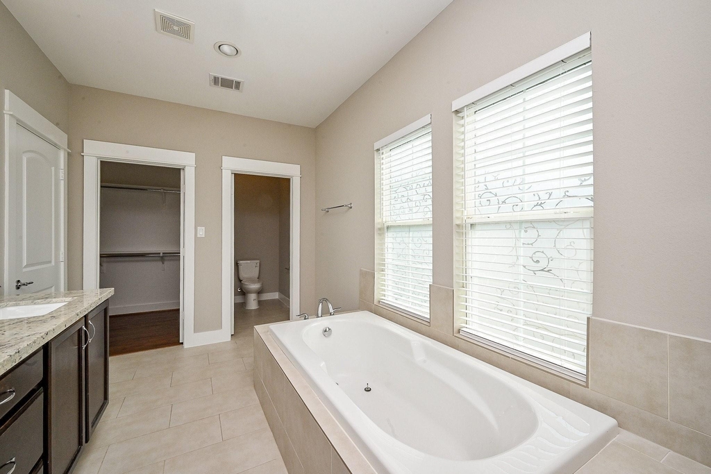 955 W 24th Street - Photo 23