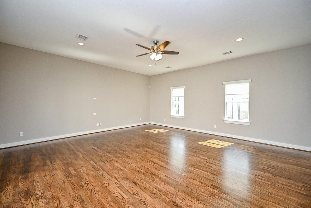955 W 24th Street - Photo 13