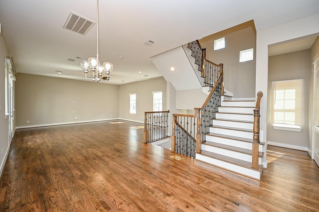 955 W 24th Street - Photo 12