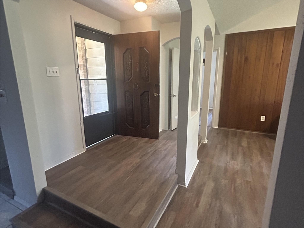 1611 Mosher Lane - Photo 2