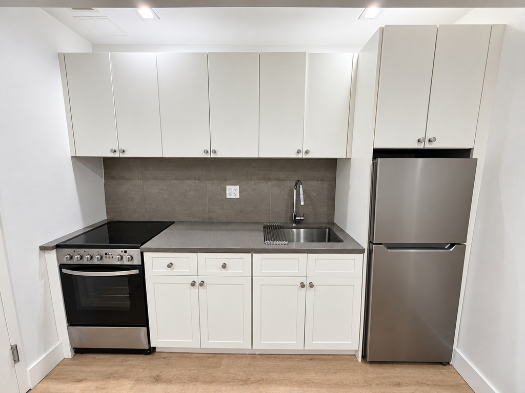 2510 Bedford Avenue - Photo 3