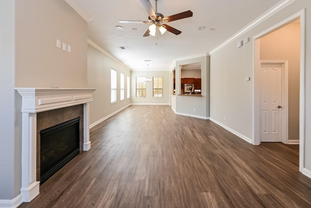 912 W 25th Street - Photo 2