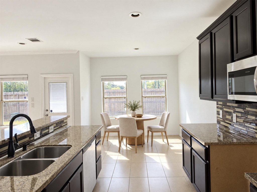 7202 Foxmoor Lake Court - Photo 1